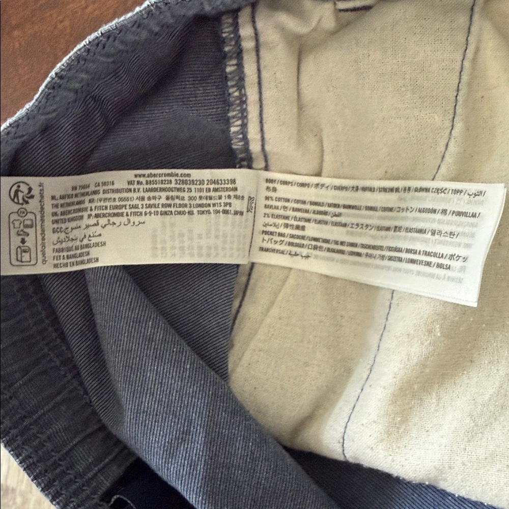 Hollister Men's Jogger Short with White Drawstring~ Size: Medium - Picture 4 of 6